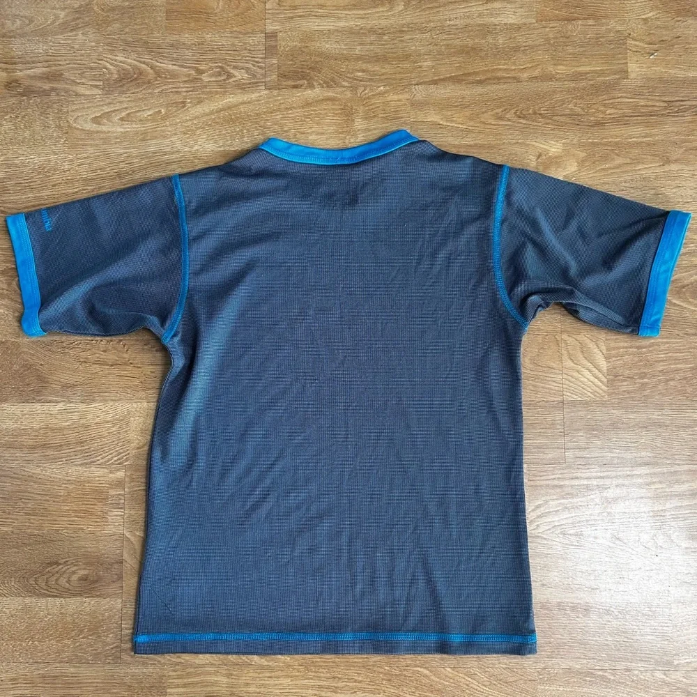 Columbia Kids' Charcoal and Aqua shirt boys size small
